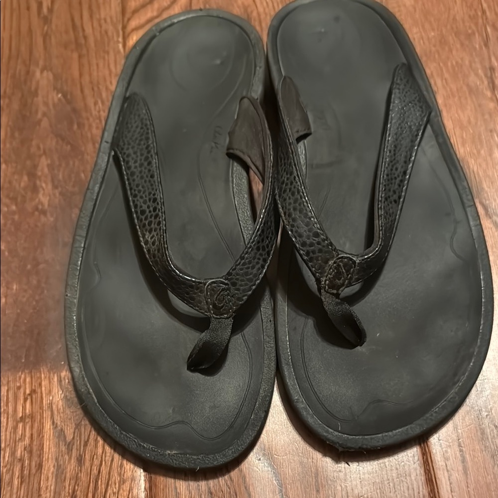 Olukai Ohana Black Flip Flop Sandals - Women’s Size 8
